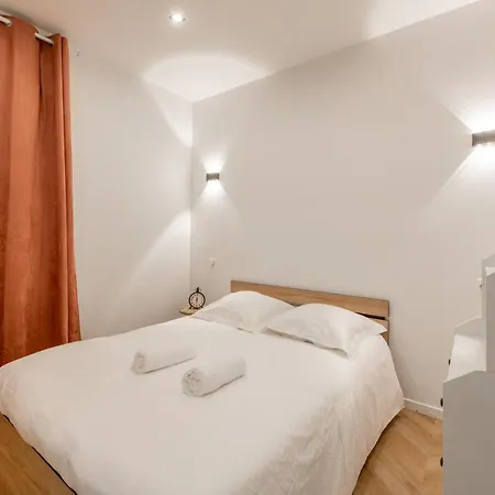 Elegant T2, Centre Paris 20 Min, Calme, Cosy, Wifi *